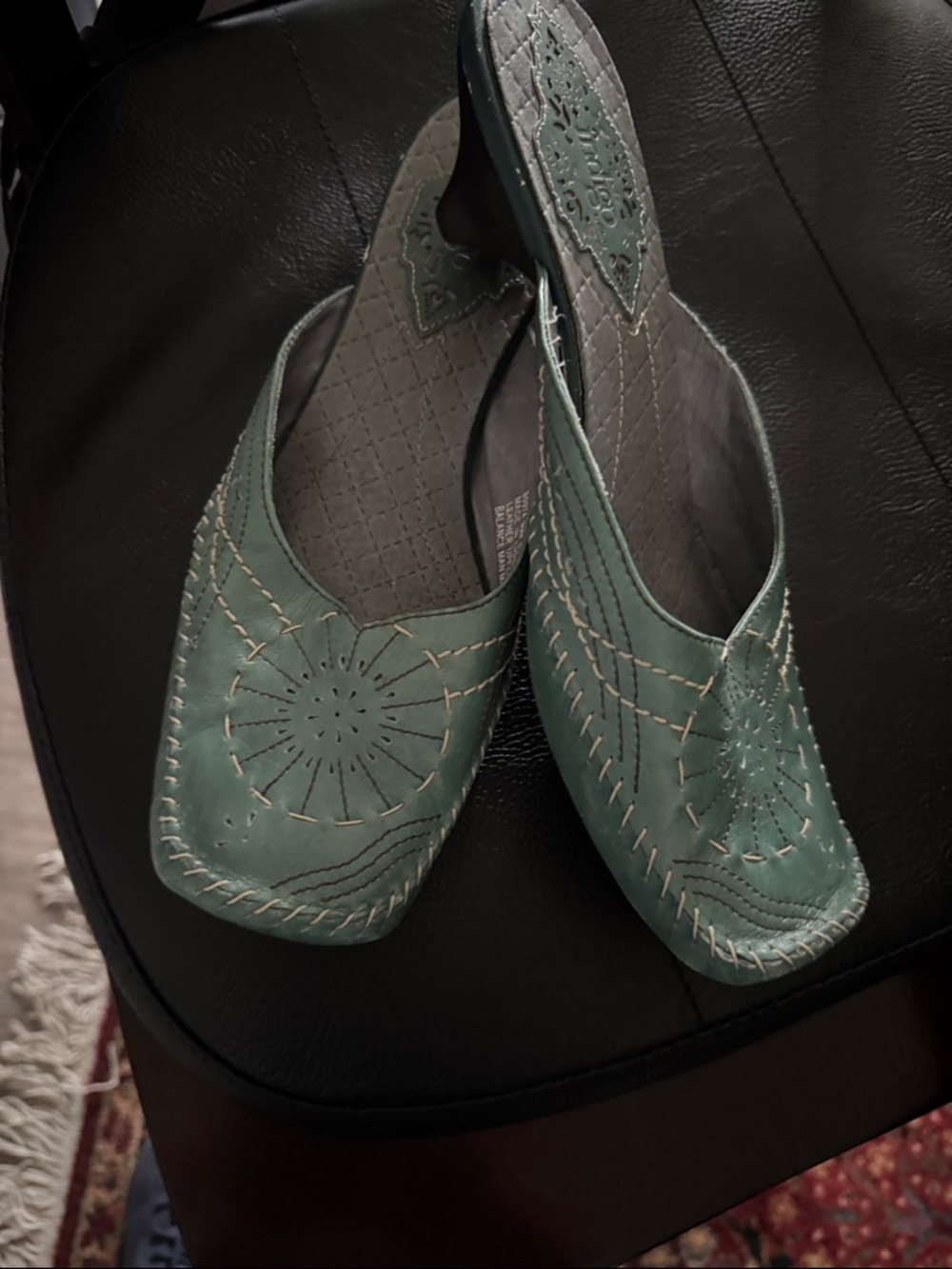 Women’s Green Slip-On Embroidered Leather Flats-9.5